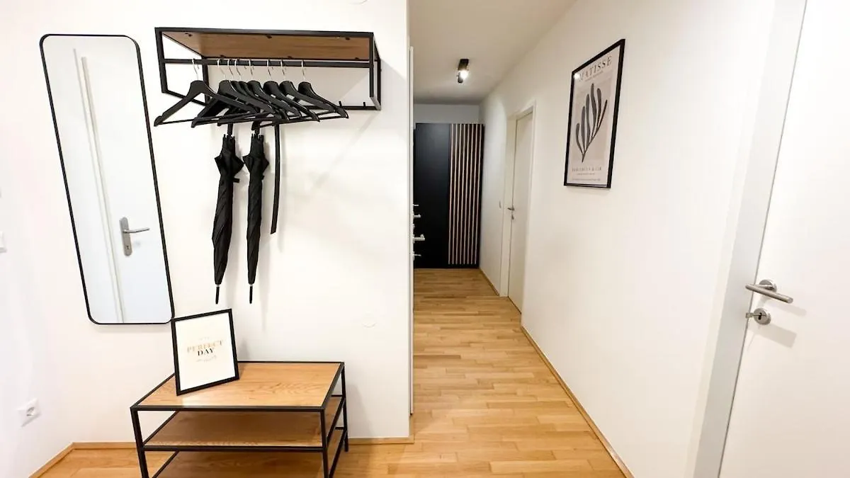 Cozy & Modern 2 Bedroom Apartment In Peaceful Area ウィーン