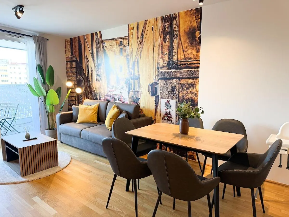 Cozy & Modern 2 Bedroom Apartment In Peaceful Area Viena
