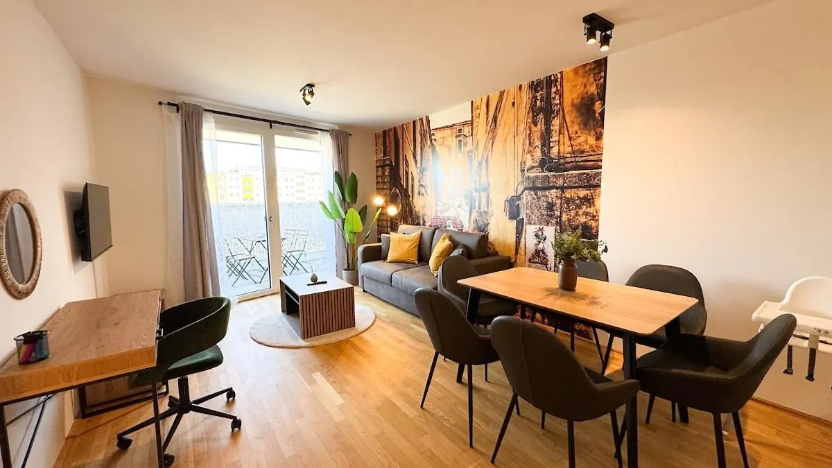 Cozy & Modern 2 Bedroom Apartment In Peaceful Area Viena
