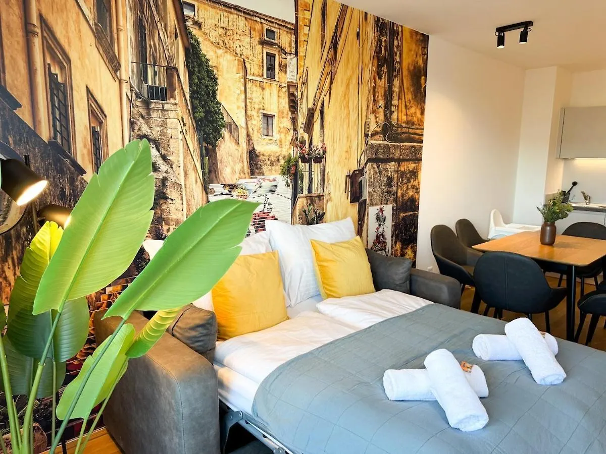 Cozy & Modern 2 Bedroom Apartment In Peaceful Area Viena